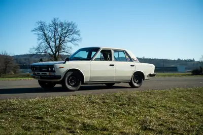 Datsun 1800 Laurel C30 1971 — Classique japonais restauré, rarité absolue — dettaglio