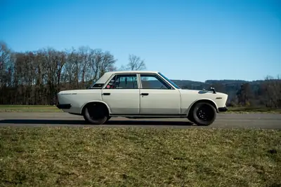 Datsun 1800 Laurel C30 1971 — Classique japonais restauré, rarité absolue — Miniatura 8