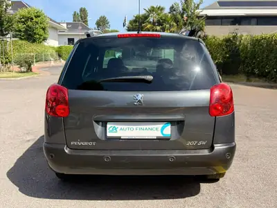 Peugeot 207 SW 1.6 Sport Automatic — Break spacieux, boîte auto, entretien suivi — Armaturenbrett