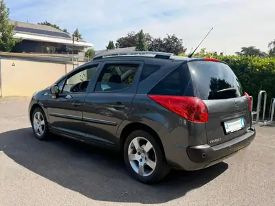 Peugeot 207 SW 1.6 Sport Automatic — Break spacieux, boîte auto, entretien suivi — Innenraum
