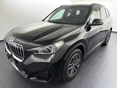 BMW X1 sDrive 18i M Sport 2025 — Design sportif, première main, garantie constructeur — Außenansicht