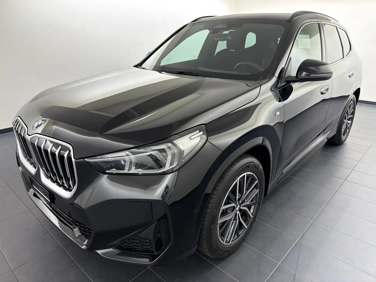 BMW X1 sDrive 18i M Sport 2025 — Design sportif, première main, garantie constructeur