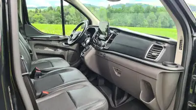 Ford Transit Custom Van 290 L1H1 Sport — Utilitaire diesel performant, 74 000 km — intérieur