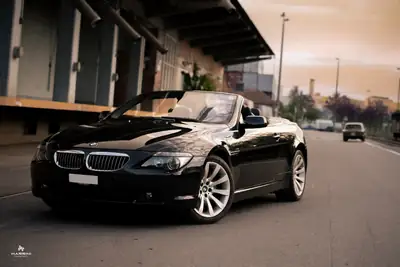 BMW 650i V8 Cabriolet — Roadster de prestige, moteur atmosphérique 367 ch — vista esterna