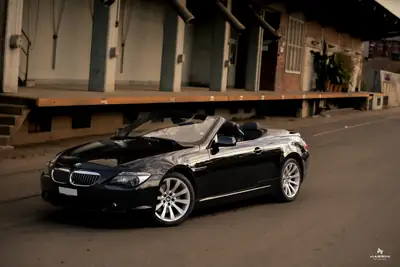 BMW 650i V8 Cabriolet — Roadster de prestige, moteur atmosphérique 367 ch — interni