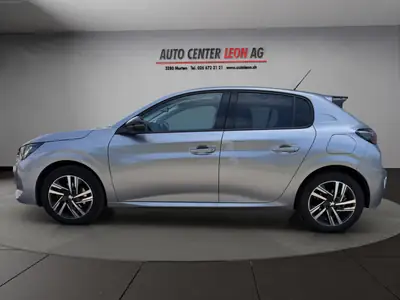 Peugeot 208 1.2 PureTech Allure EAT8 — Citadine dynamique, faible kilométrage et équipée — rear view