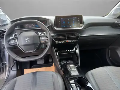 Peugeot 208 1.2 PureTech Allure EAT8 — Citadine dynamique, faible kilométrage et équipée — Thumbnail 13