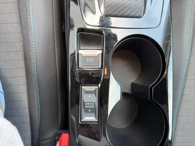 Peugeot 208 1.2 PureTech Allure EAT8 — Citadine dynamique, faible kilométrage et équipée — Thumbnail 24
