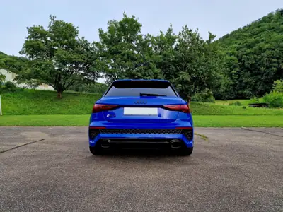 Audi RS3 Sportback — 400 ch, Bleu Nogaroblau, CH-Garantie 10 ans — détail