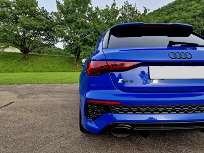 Audi RS3 Sportback — 400 ch, Bleu Nogaroblau, CH-Garantie 10 ans — Miniature 7