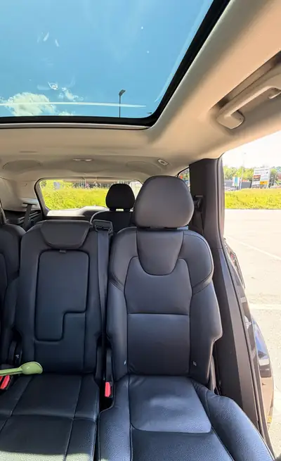 Volvo XC90 2022 — SUV 7 places premium, hybride diesel, panorama et 360° caméra — dettaglio
