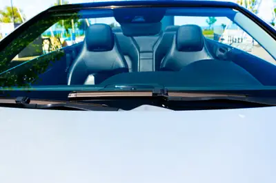 Mercedes-Benz E 250 CGI BlueEFFiciency Cabriolet — Élégance décapotable, motorisation efficace — détail