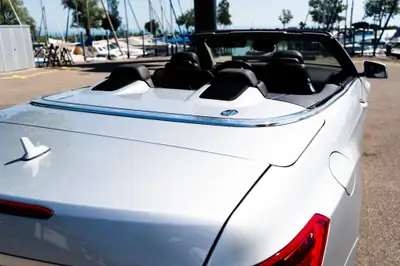 Mercedes-Benz E 250 CGI BlueEFFiciency Cabriolet — Élégance décapotable, motorisation efficace — Miniature 13