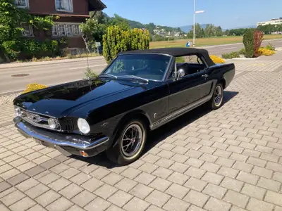 Ford Mustang GT Convertible V8 1966 — Légende américaine, 27500 km d'authenticité — Außenansicht