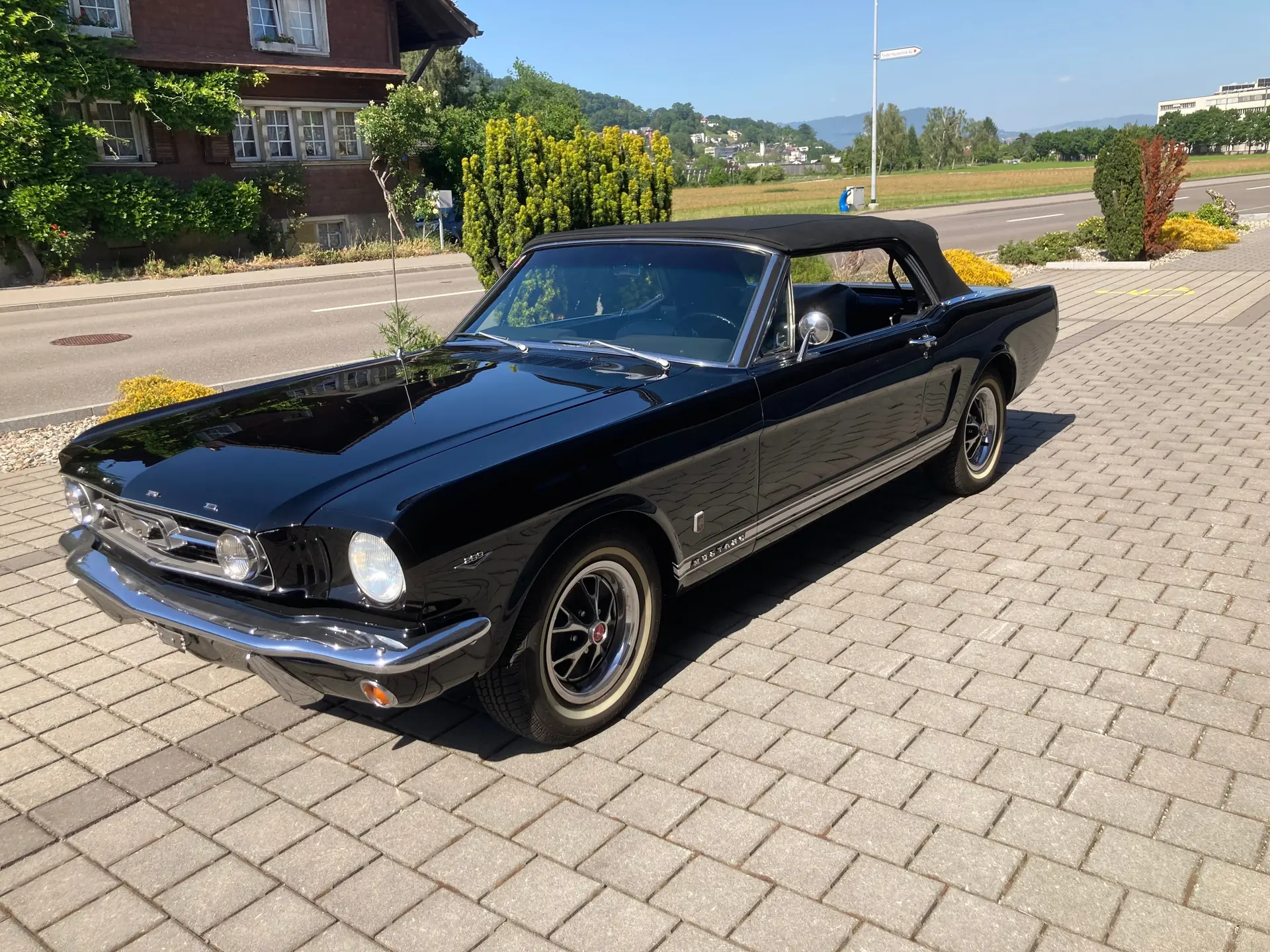 Ford Mustang GT Convertible V8 1966 — Légende américaine, 27500 km d'authenticité
