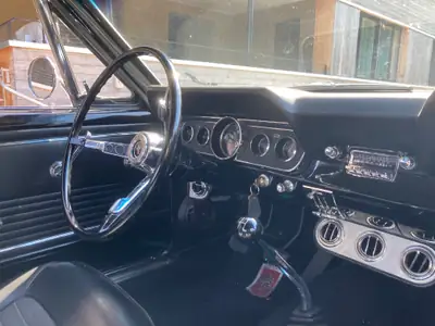 Ford Mustang GT Convertible V8 1966 — Légende américaine, 27500 km d'authenticité — Armaturenbrett