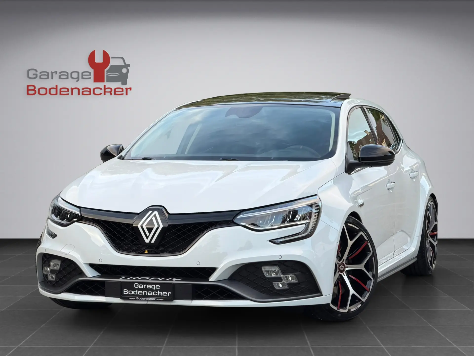 Renault Mégane R.S. Trophy 300 EDC — Performance sportive 300 ch, faible kilométrage