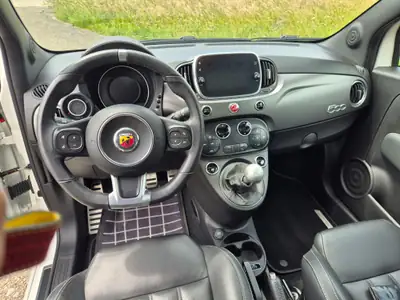 Fiat 595 Abarth 1.4 T-Jet 165 — Citadine sportive turbo, entretien réduit — Detail