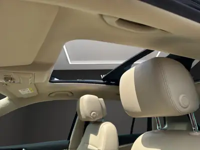 VW Tiguan 2.0 TSI Sport&Style 4Motion — SUV polyvalent sans accident, entretien complet — Miniatur 13