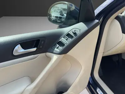 VW Tiguan 2.0 TSI Sport&Style 4Motion — SUV polyvalent sans accident, entretien complet — Miniatur 14