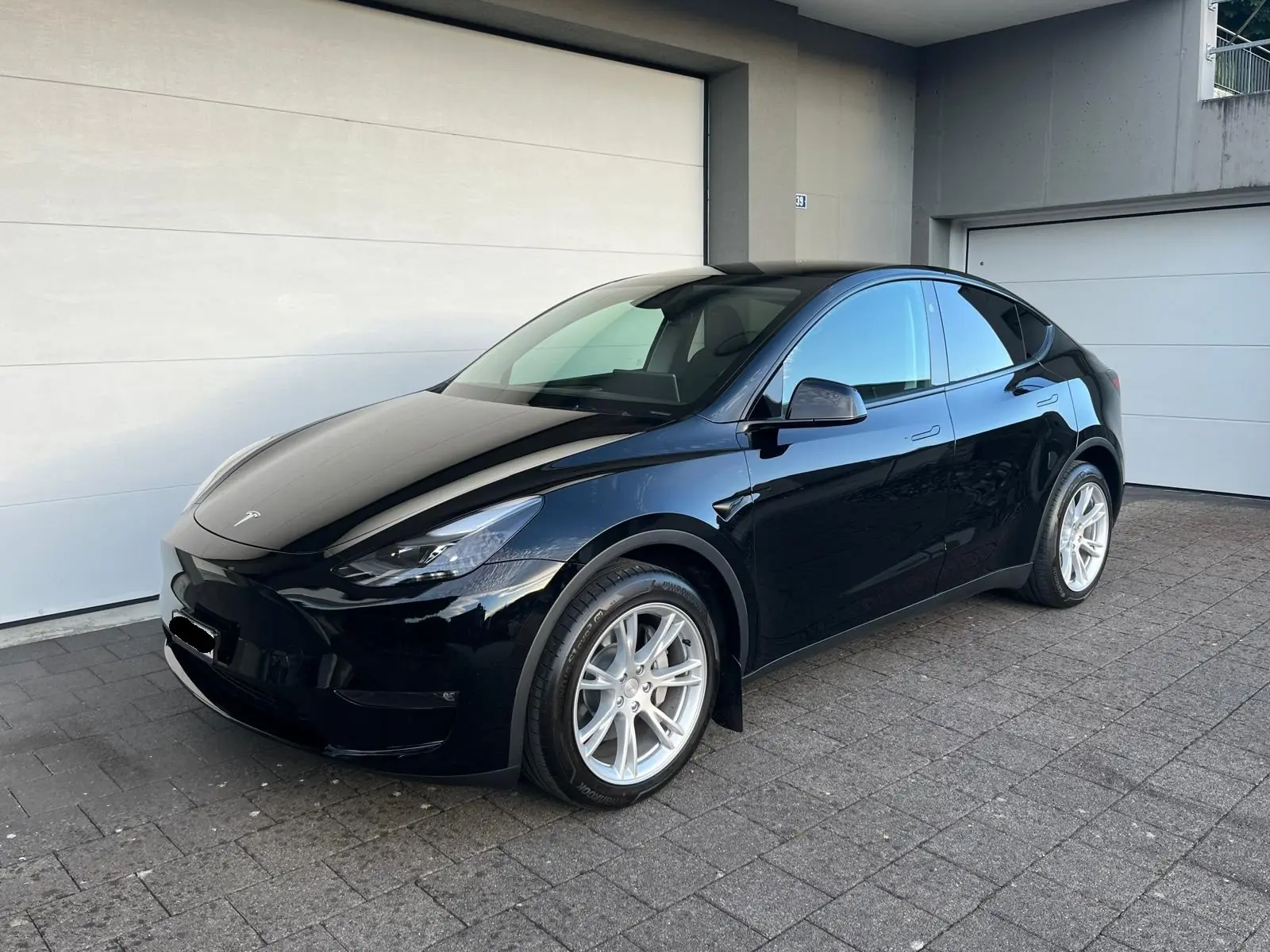 Tesla Model Y Long Range AWD — SUV électrique performant, 26 000 km seulement