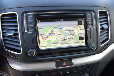 VW Sharan 2.0 TDI — Monospace familial 7 places, diesel économique et bien équipé — Miniatur 19