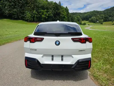 BMW iX2 30 xDrive M-Sport Pro — SUV électrique performant, 10'990 km seulement — Detail