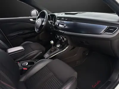 Alfa Romeo Giulietta 1750 TBi Quadrifoglio Verde — 235 ch, sportivité italienne authentique — Thumbnail 10