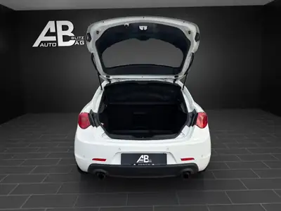 Alfa Romeo Giulietta 1750 TBi Quadrifoglio Verde — 235 ch, sportivité italienne authentique — Thumbnail 14