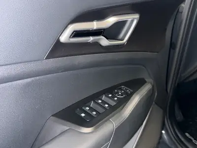 Kia Sportage 1.6T-GDi HEV 239 CV — SUV hybride 4x4, quasi-neuf avec 5 200 km — Miniatura 11