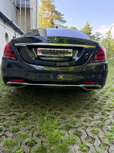 Mercedes-Benz S 560 V8 AMG Line 4matic — Berline de prestige, seulement 20'000 km — rear view