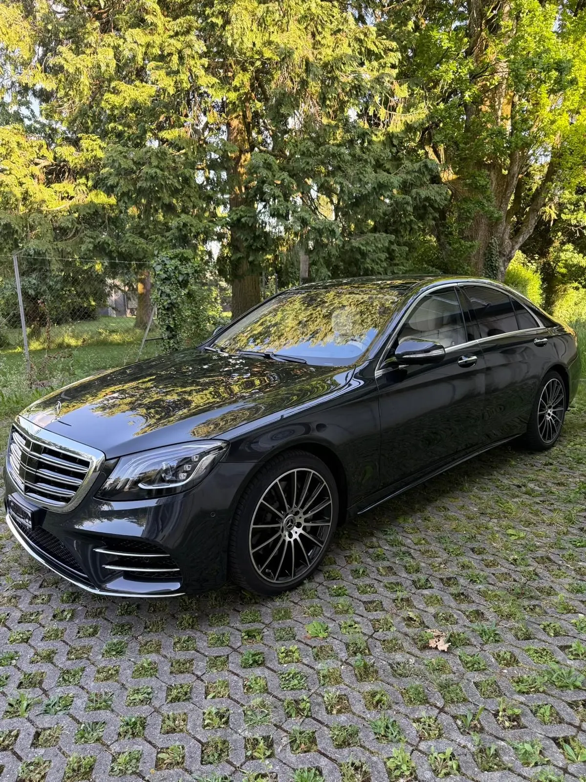 Mercedes-Benz S 560 V8 AMG Line 4matic — Berline de prestige, seulement 20'000 km