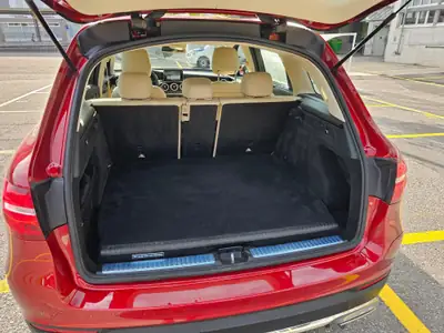 Mercedes-Benz GLC 350 e Off-Road — Hybride rechargeable, 42'270 km seulement — interni