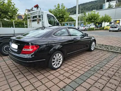 Mercedes-Benz C 180 Coupé — Élégance sportive et fiabilité allemande à prix malin — rear view