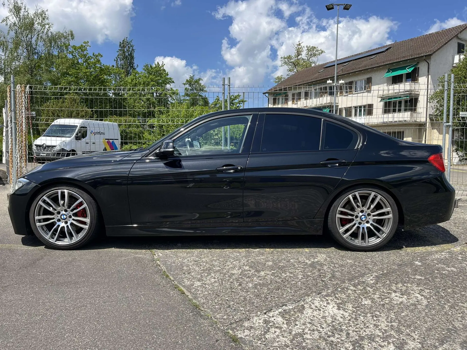 BMW 335i xDrive 2013 — Berline sportive 306 ch, équipement M Performance — vista esterna