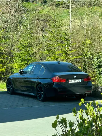 BMW 335i xDrive 2013 — Berline sportive 306 ch, équipement M Performance — Miniatura 8