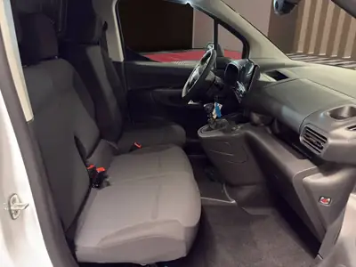 Opel Combo Cargo 1.5 Diesel — Utilitaire compact efficace, quasi neuf — Miniatur 8