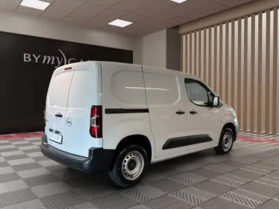 Opel Combo Cargo 1.5 Start/Stop — Utilitaire compact diesel, 2 000 km seulement — arrière