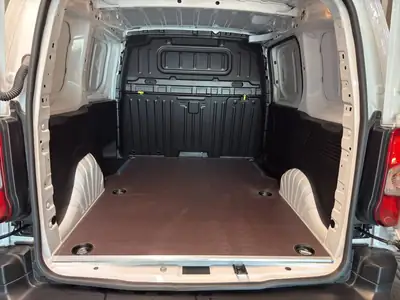 Opel Combo Cargo 1.5 Start/Stop — Utilitaire compact diesel, 2 000 km seulement — Miniature 9