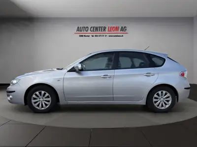 Subaru Impreza 1.5R Swiss — Berline polyvalente 4x4, climat et sièges chauffants — Heckansicht