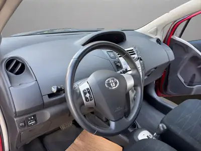 Toyota Yaris 1.3 City 2008 — Citadine fiable, boîte automatique, sans sinistre — Thumbnail 10