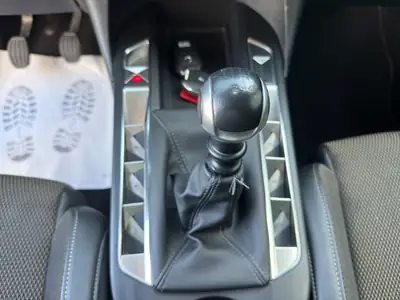 DS 3 Crossback 1.2 PureTech Bastille 2022 — Citadin urbain chic, sans accident — Thumbnail 28