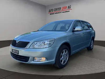 Skoda Octavia Combi 1.4 TSI — Break polyvalent, moteur turbo performant, 119'000 km — side view
