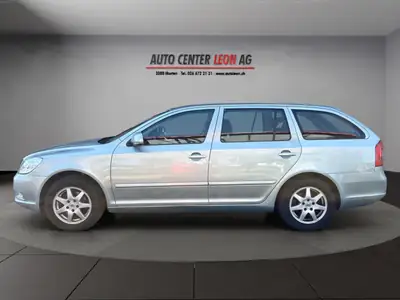 Skoda Octavia Combi 1.4 TSI — Break polyvalent, moteur turbo performant, 119'000 km — rear view