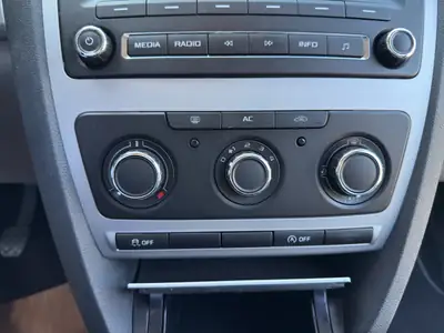 Skoda Octavia Combi 1.4 TSI — Break polyvalent, moteur turbo performant, 119'000 km — Thumbnail 16