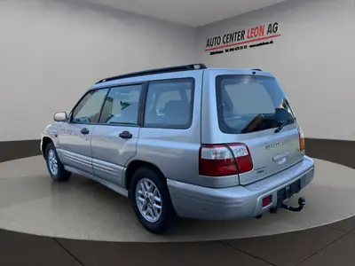 Subaru Forester 2.0 Turbo Club — SUV fiable tout-terrain, boîte auto, sans sinistre — interior