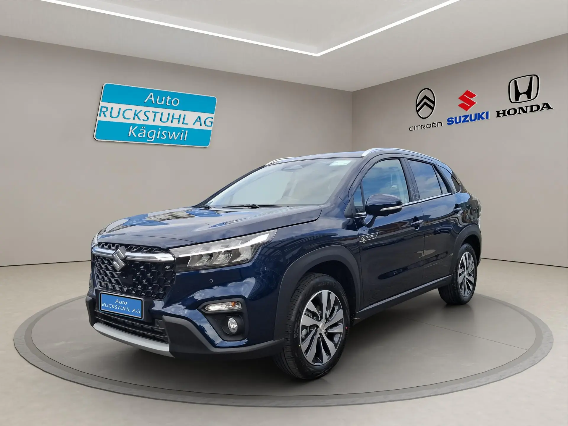 Suzuki S-Cross 1.4T Sakura Top Hybrid 4x4 — SUV compact écologique, finition premium