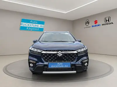 Suzuki S-Cross 1.4T Sakura Top Hybrid 4x4 — SUV compact écologique, finition premium — rear view