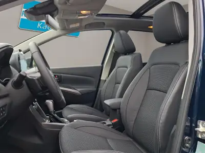 Suzuki S-Cross 1.4T Sakura Top Hybrid 4x4 — SUV compact écologique, finition premium — detail