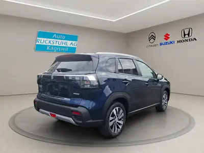 Suzuki S-Cross 1.4T Sakura Top Hybrid 4x4 — SUV compact écologique, finition premium — interior